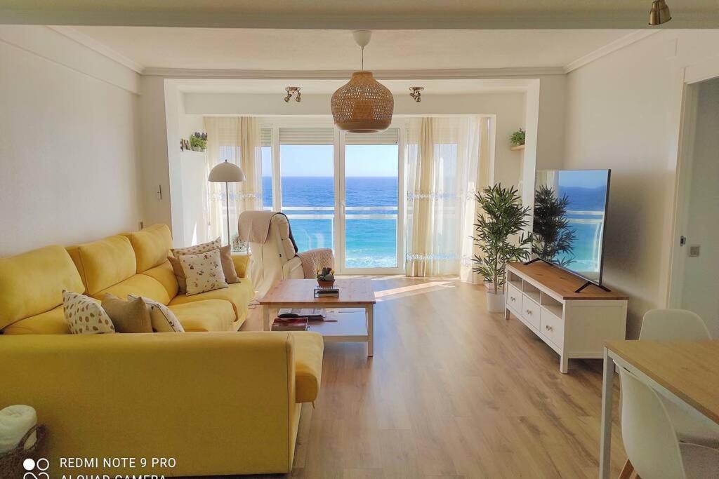 Adela Beach Apartment, Lujo En 1ª Linea De Playa Apartmán